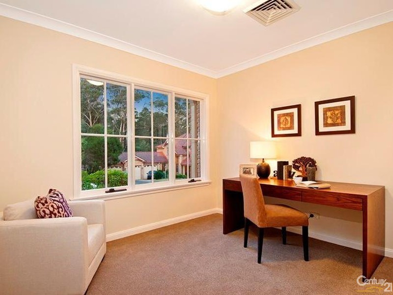 15 Compton Green, West Pennant Hills NSW 2125