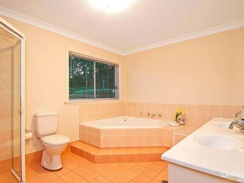 15 Compton Green, West Pennant Hills NSW 2125