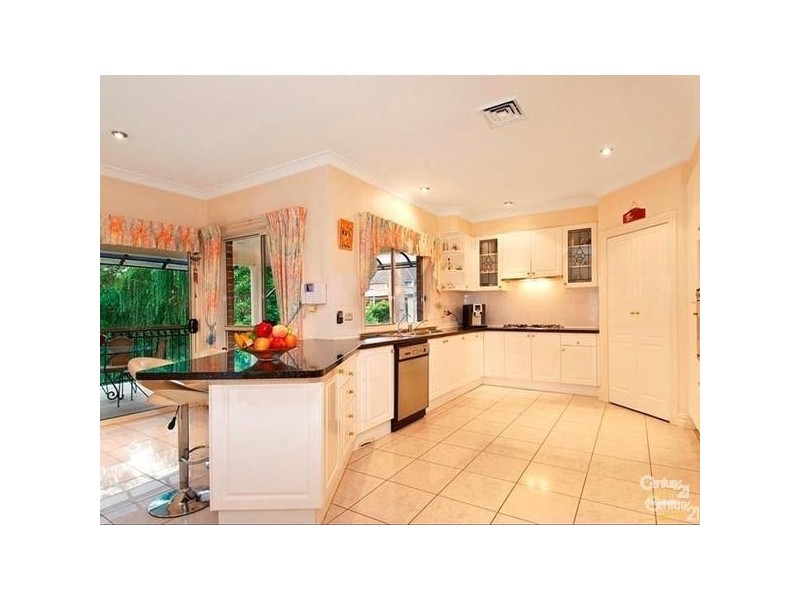 25 Kambah Place, West Pennant Hills NSW 2125