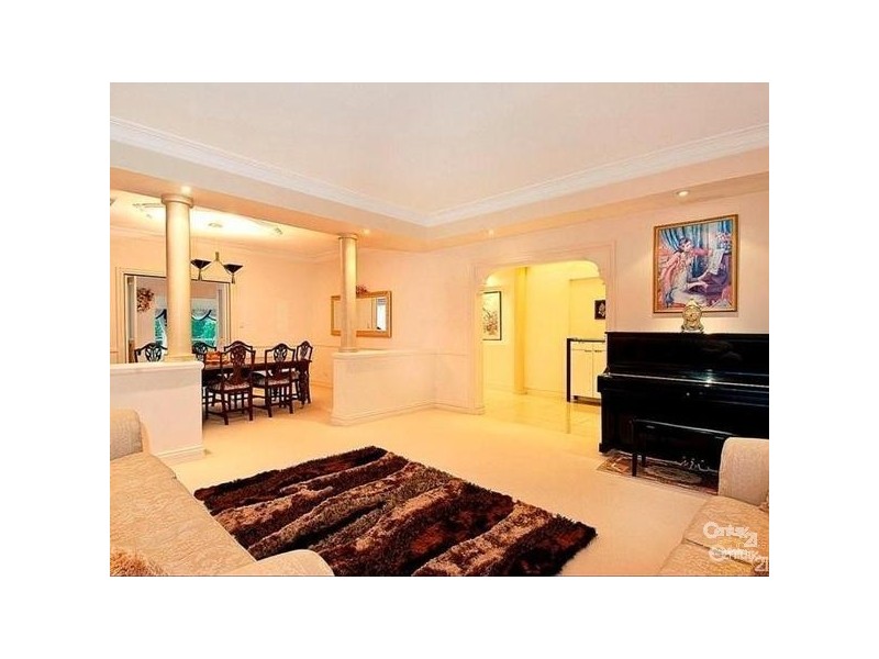 25 Kambah Place, West Pennant Hills NSW 2125