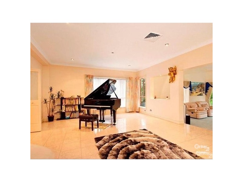 25 Kambah Place, West Pennant Hills NSW 2125
