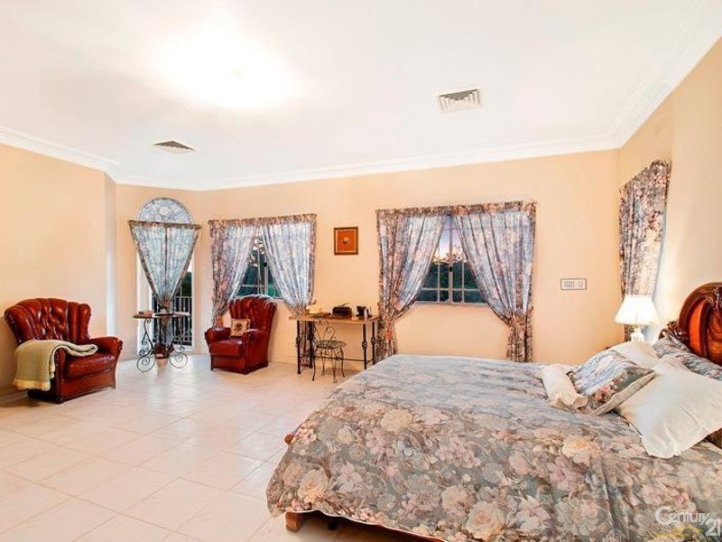 13 Yarra Burn Ave, West Pennant Hills NSW 2125