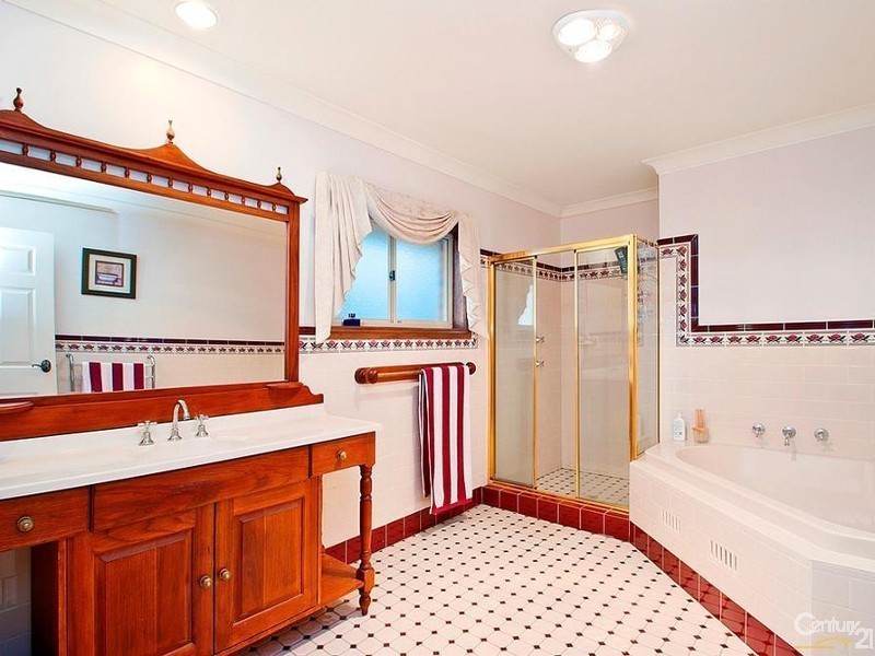 7 Glenayr Grove, West Pennant Hills NSW 2125