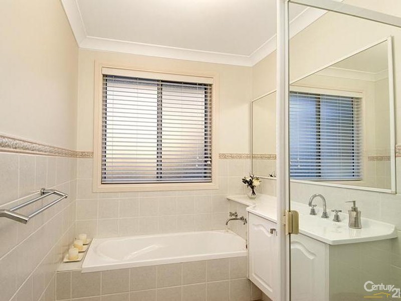 8 Lockyer Close, Dural NSW 2158