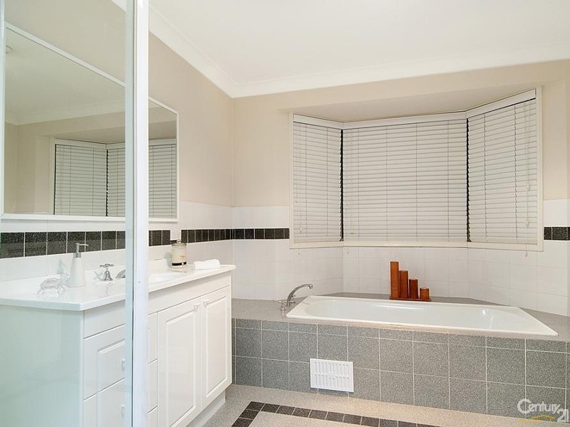 10 Caber Close, Dural NSW 2158