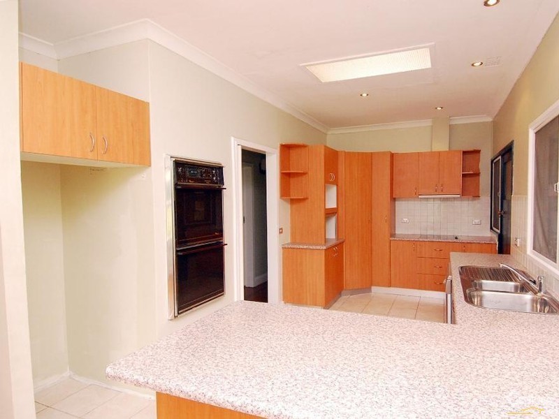 8 Castle Howard Rd, Cheltenham NSW 2119