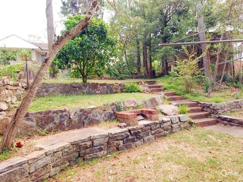 8 Castle Howard Rd, Cheltenham NSW 2119