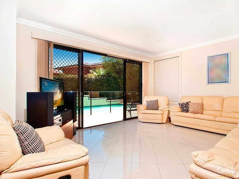 7 Freycinet Close, Dural NSW 2158