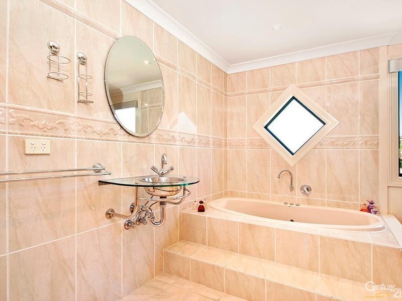 7 Freycinet Close, Dural NSW 2158