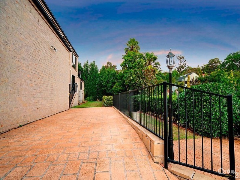 4 Dehlsen Avenue, West Pennant Hills NSW 2125