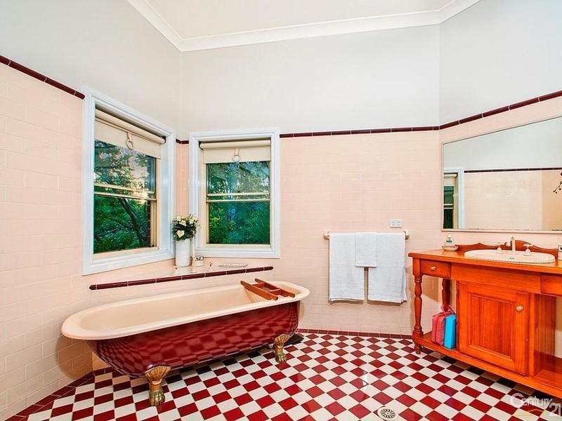 5 Gumleaf Place, West Pennant Hills NSW 2125