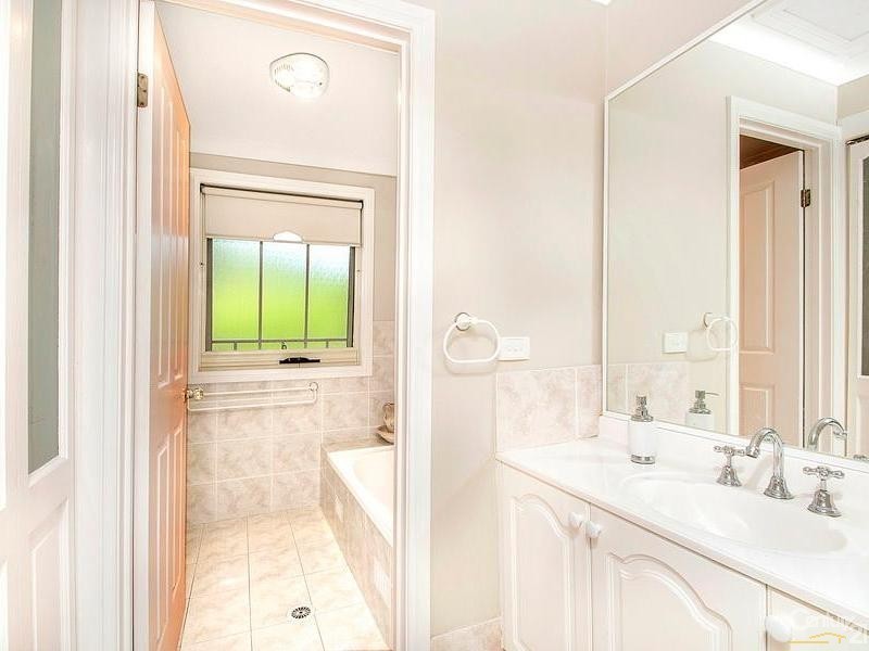 8 Bellenden Place, Dural NSW 2158