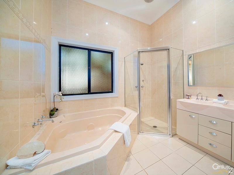 7 Freycinet Close, Dural NSW 2158