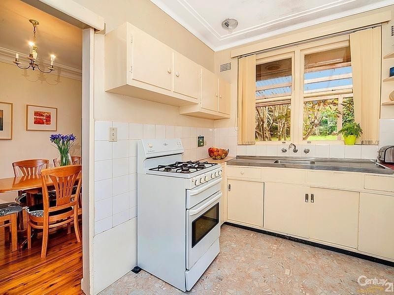 8 Bishop Avenue, West Pennant Hills NSW 2125