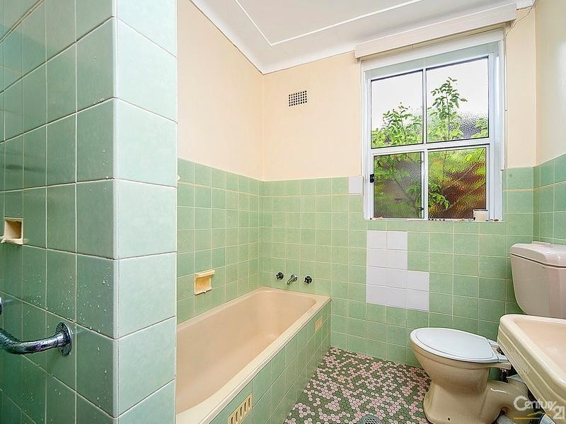 8 Bishop Avenue, West Pennant Hills NSW 2125