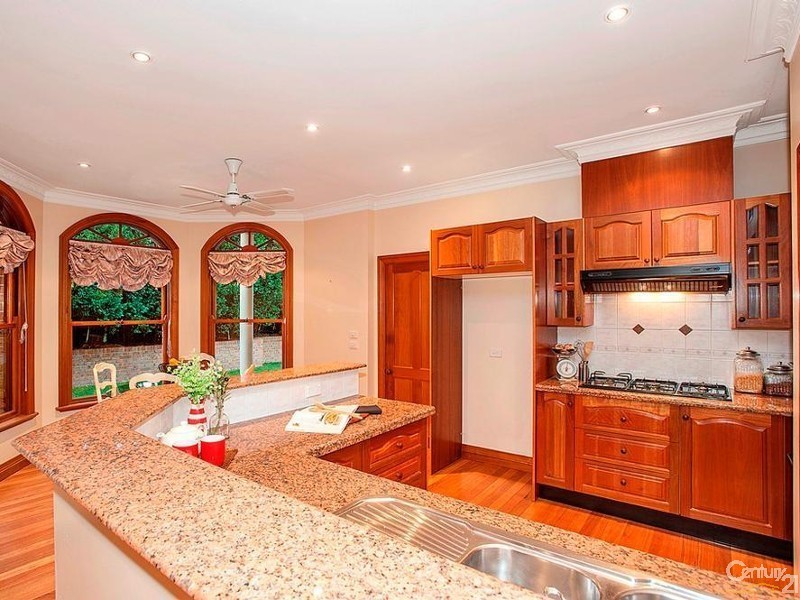 33 Kookaburra Place, West Pennant Hills NSW 2125