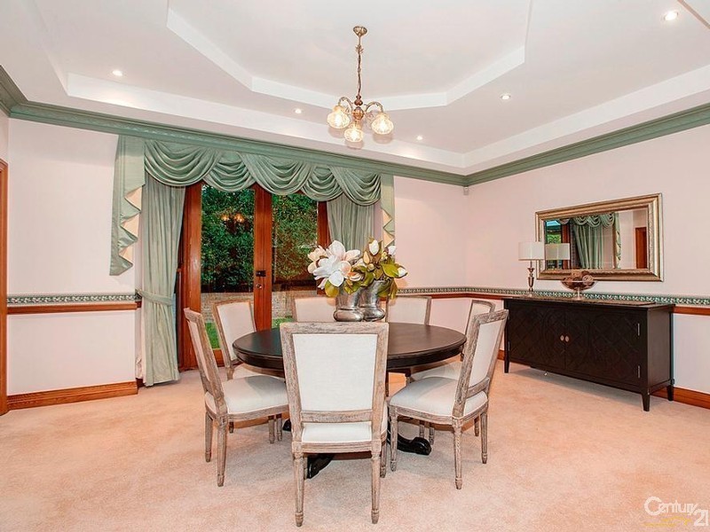 33 Kookaburra Place, West Pennant Hills NSW 2125