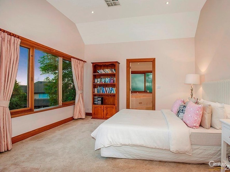 33 Kookaburra Place, West Pennant Hills NSW 2125