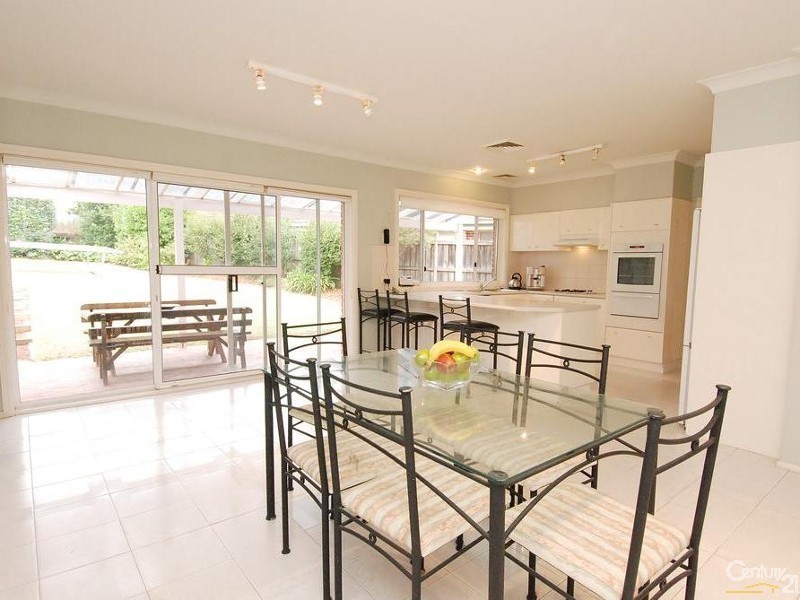 6 Tawmii Place, Castle Hill NSW 2154