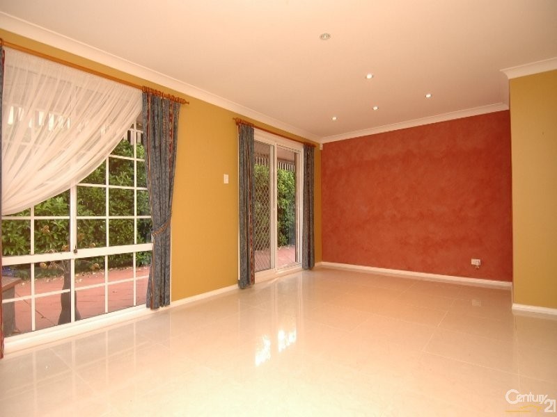 1/4 Rosemary Place, Cherrybrook NSW 2126