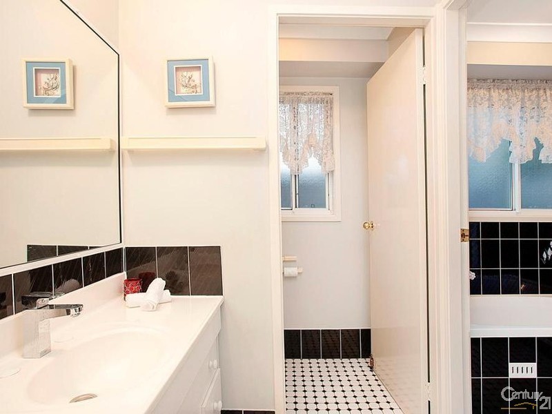 6A Whitbar Way, Cherrybrook NSW 2126