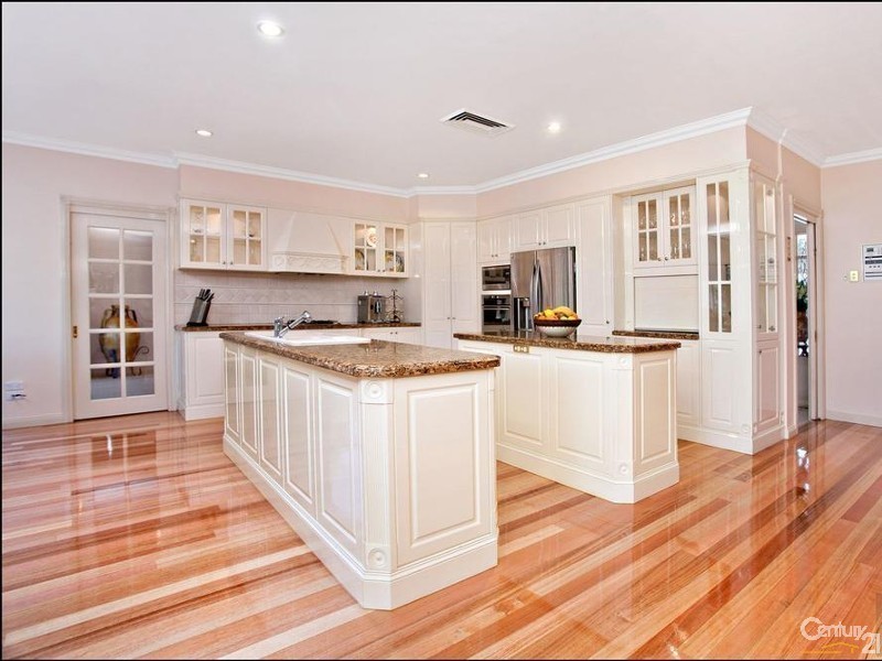 8 Neville Court, Castle Hill NSW 2154