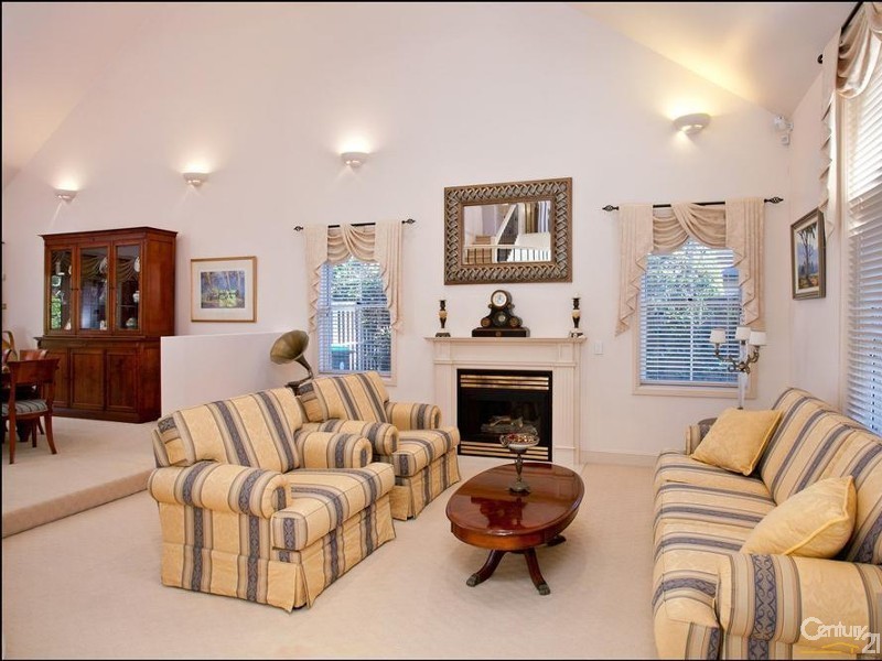 8 Neville Court, Castle Hill NSW 2154