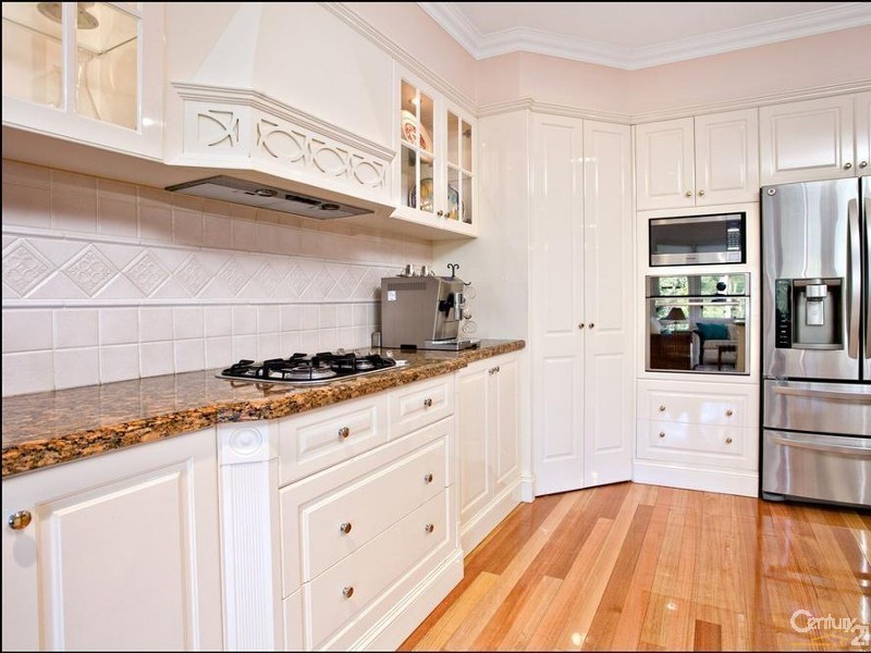 8 Neville Court, Castle Hill NSW 2154