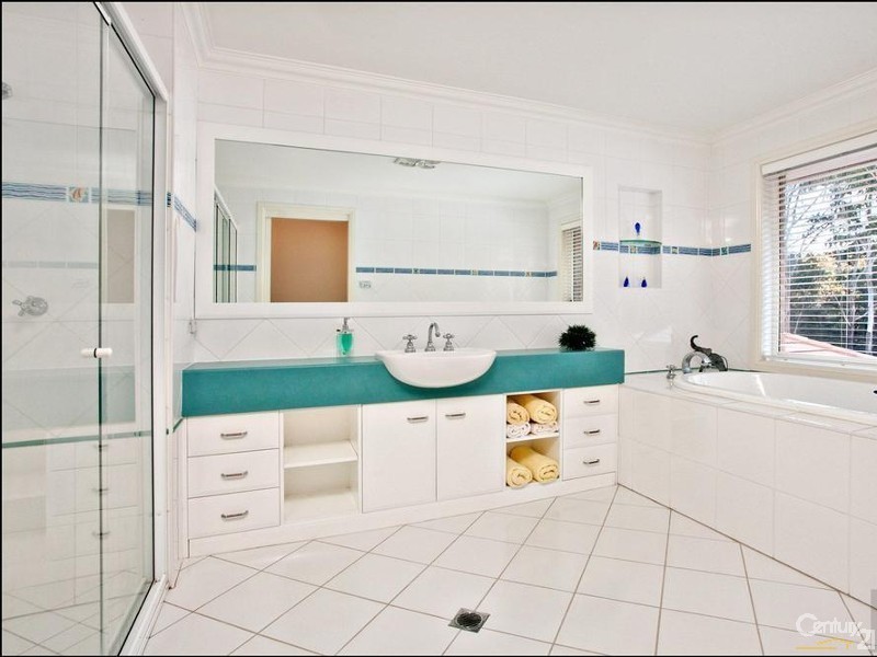 8 Neville Court, Castle Hill NSW 2154