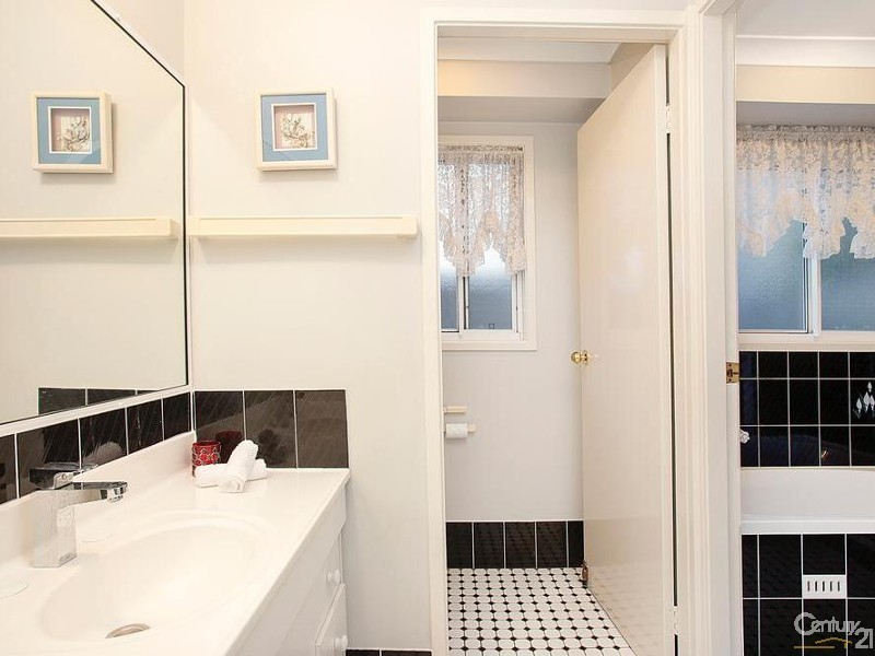 1/6 Whitbar Way, Cherrybrook NSW 2126