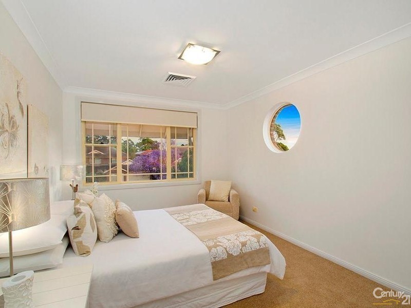 35 Oakhill Drive, Castle Hill NSW 2154