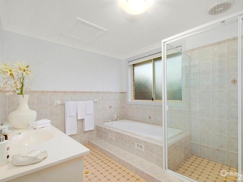 35 Oakhill Drive, Castle Hill NSW 2154