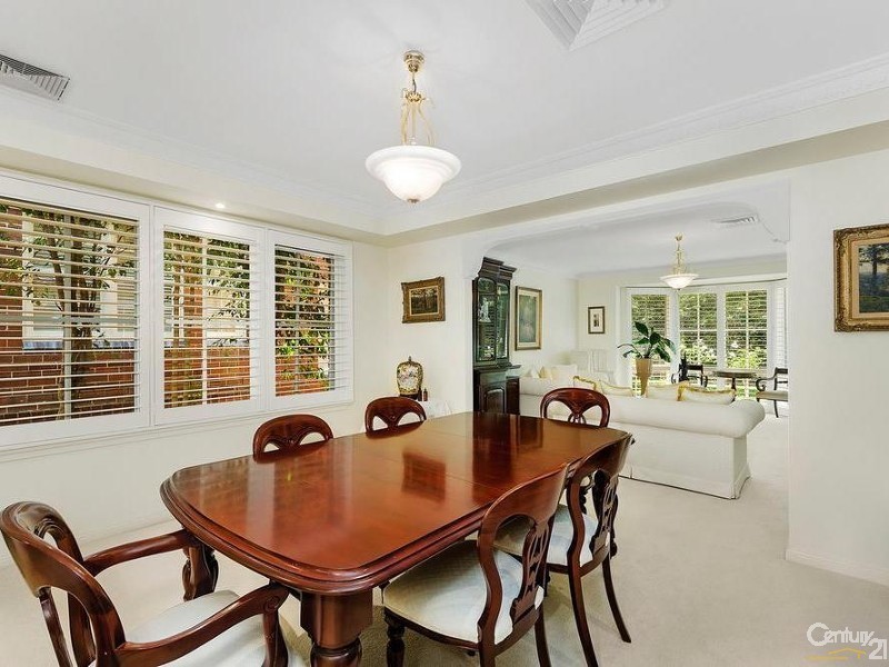 5 Compton Green, West Pennant Hills NSW 2125