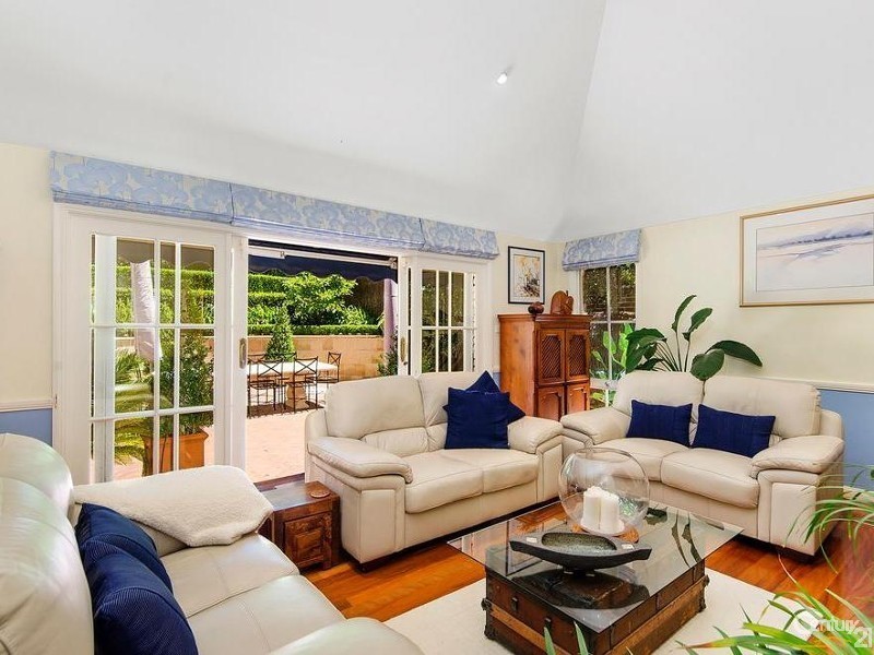 5 Compton Green, West Pennant Hills NSW 2125
