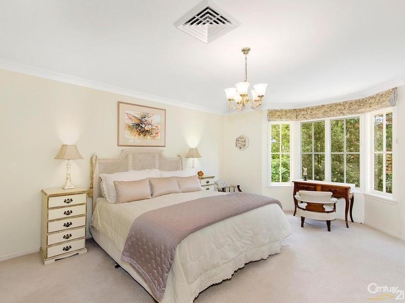 5 Compton Green, West Pennant Hills NSW 2125