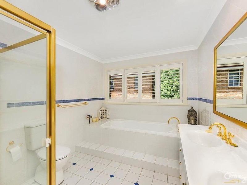 5 Compton Green, West Pennant Hills NSW 2125
