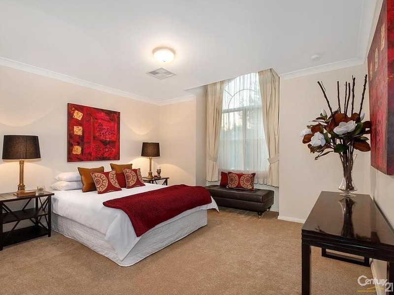 66 Oakhill Drive, Castle Hill NSW 2154