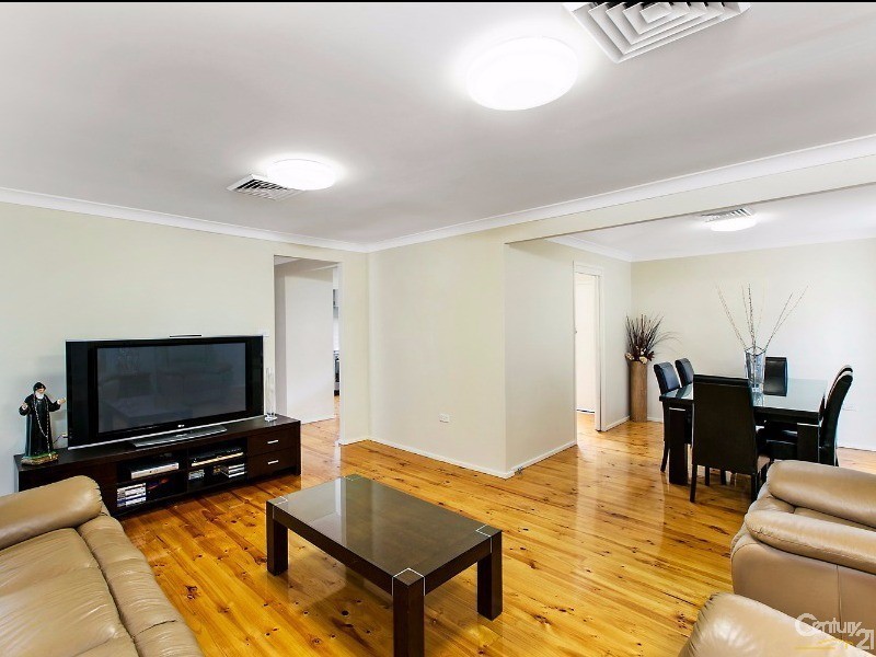 16 Leigh Place, West Pennant Hills NSW 2125
