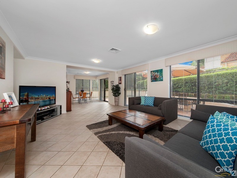38 Ravensbourne Circuit, Dural NSW 2158