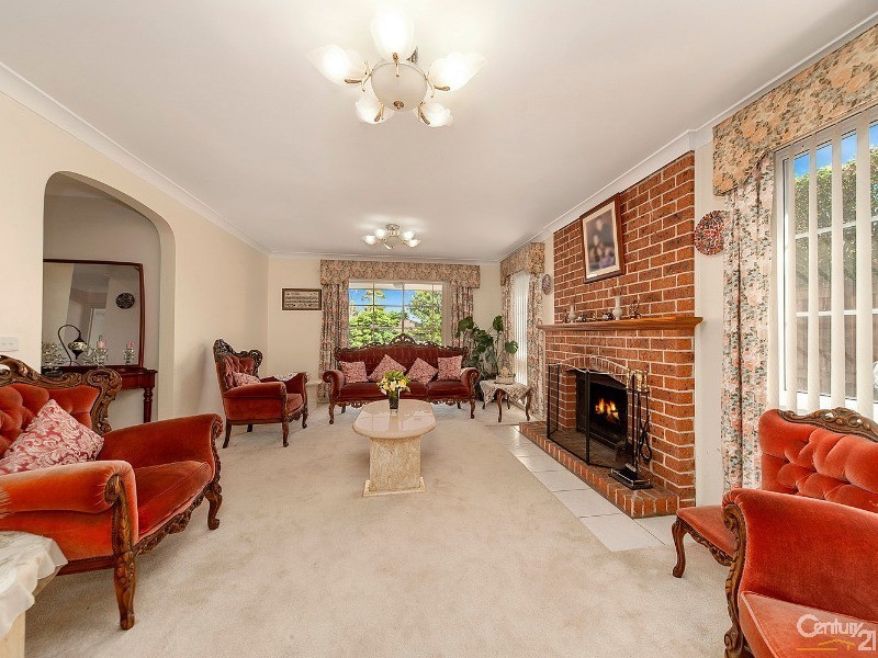 18 Doulton Drive, Cherrybrook NSW 2126