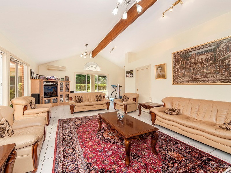 18 Doulton Drive, Cherrybrook NSW 2126