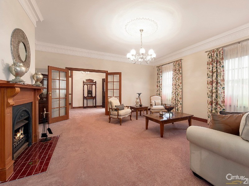 9 Governor Phillip Place, West Pennant Hills NSW 2125