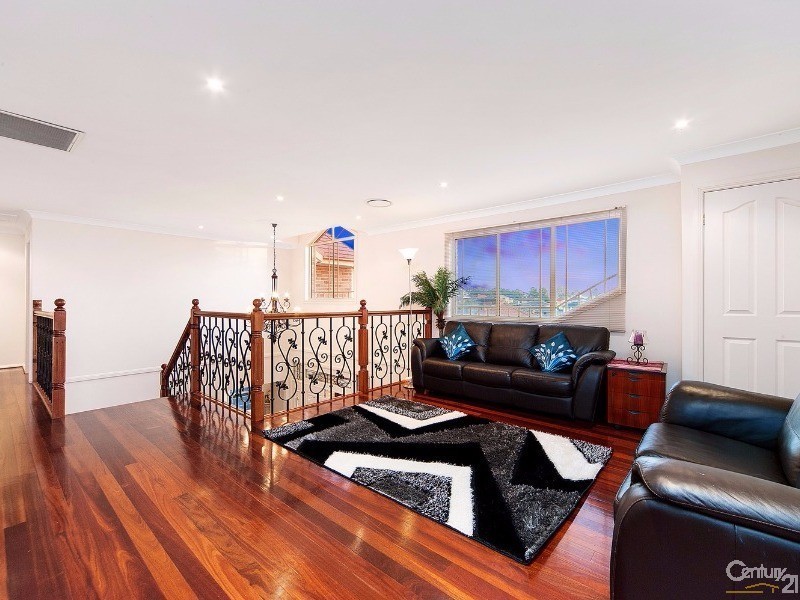 4 Lodgeworth Place, Castle Hill NSW 2154