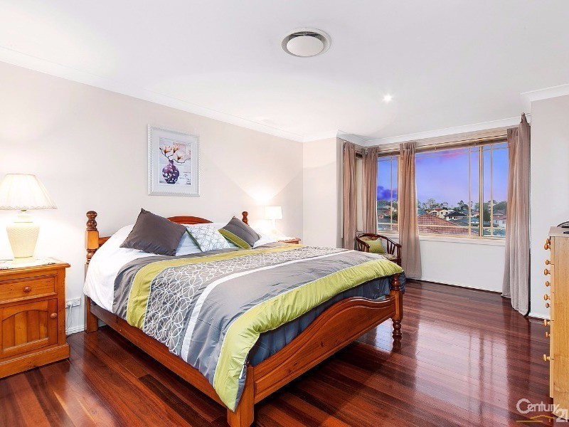 4 Lodgeworth Place, Castle Hill NSW 2154