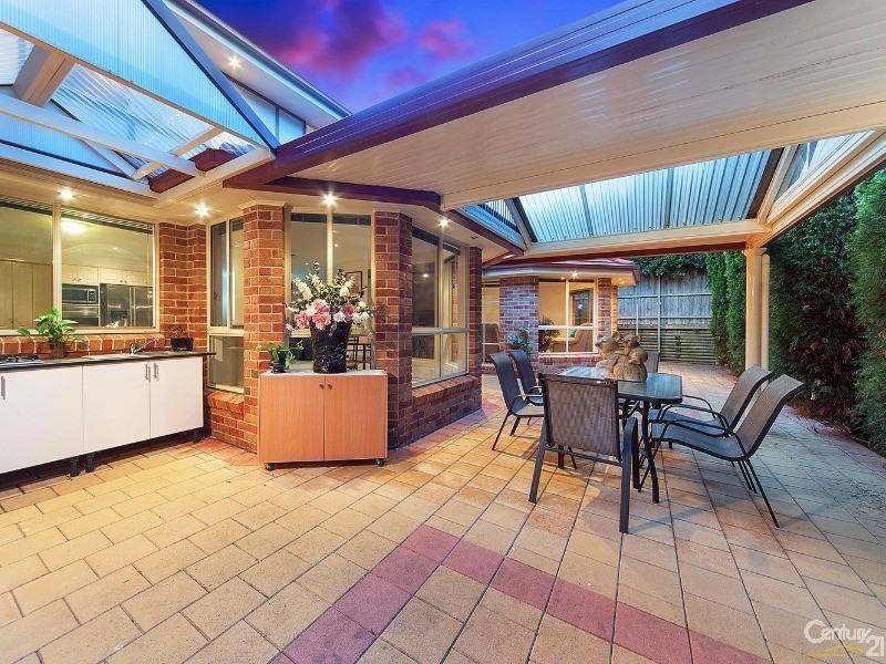 4 Lodgeworth Place, Castle Hill NSW 2154