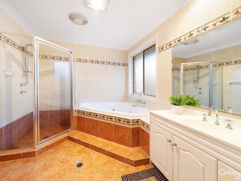 4 Lodgeworth Place, Castle Hill NSW 2154