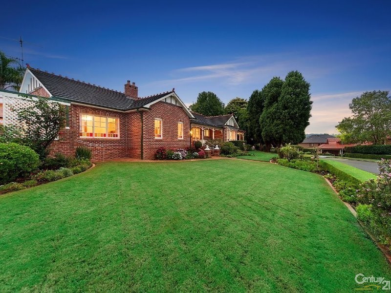 9 Governor Phillip Pl, West Pennant Hills NSW 2125