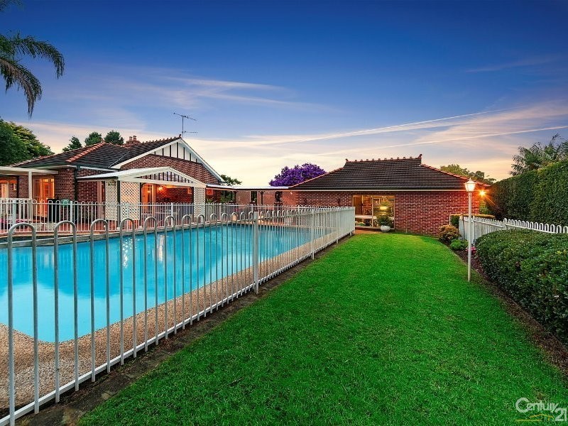 9 Governor Phillip Pl, West Pennant Hills NSW 2125