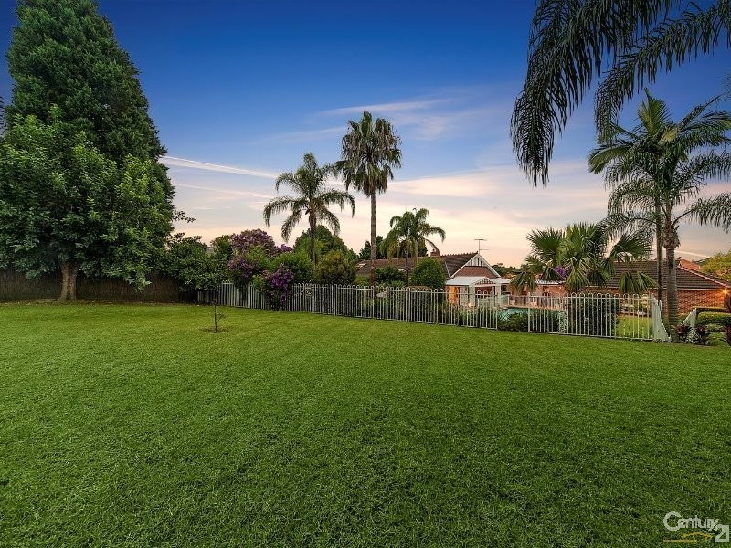 9 Governor Phillip Pl, West Pennant Hills NSW 2125