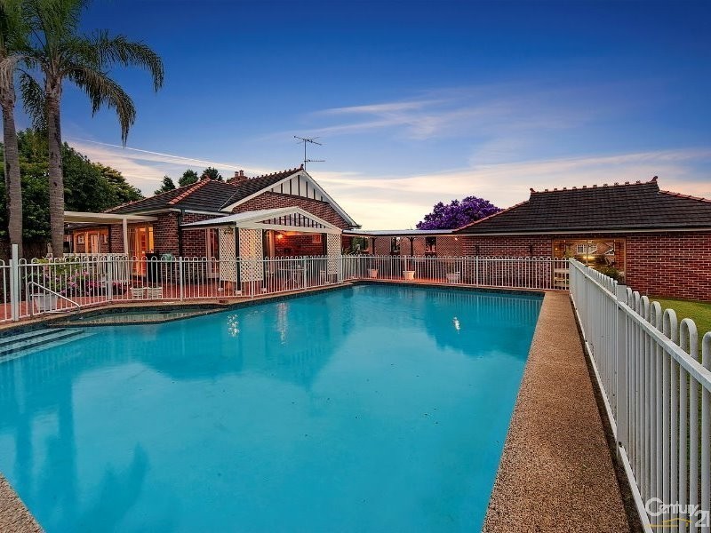 9 Governor Phillip Pl, West Pennant Hills NSW 2125